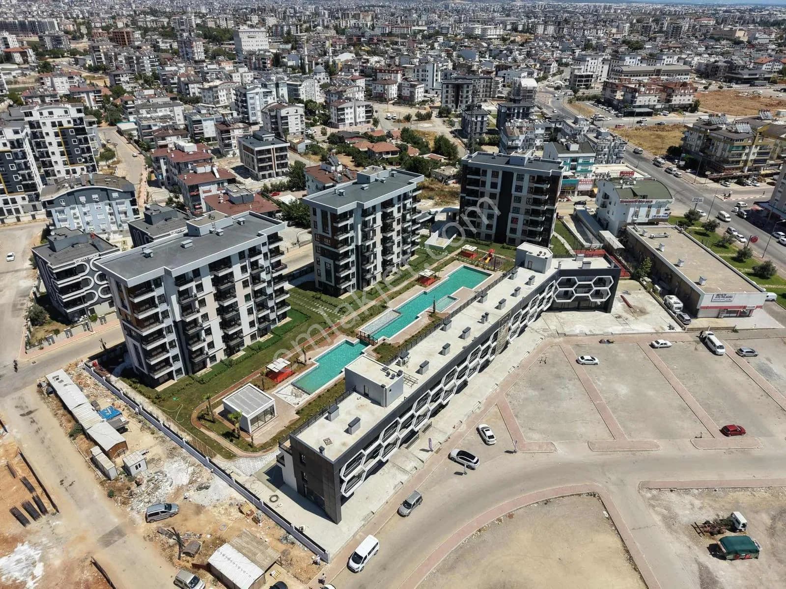Ayşe Yenidoğan'dan Kepez Devlet Hastahanesi Karşısında Ofis Katı