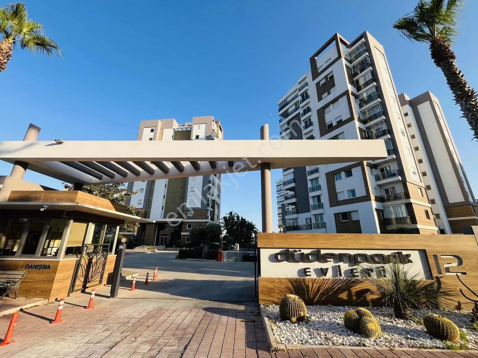 Düden Park Evlerinde Arakat Satılık 3+1 Daire