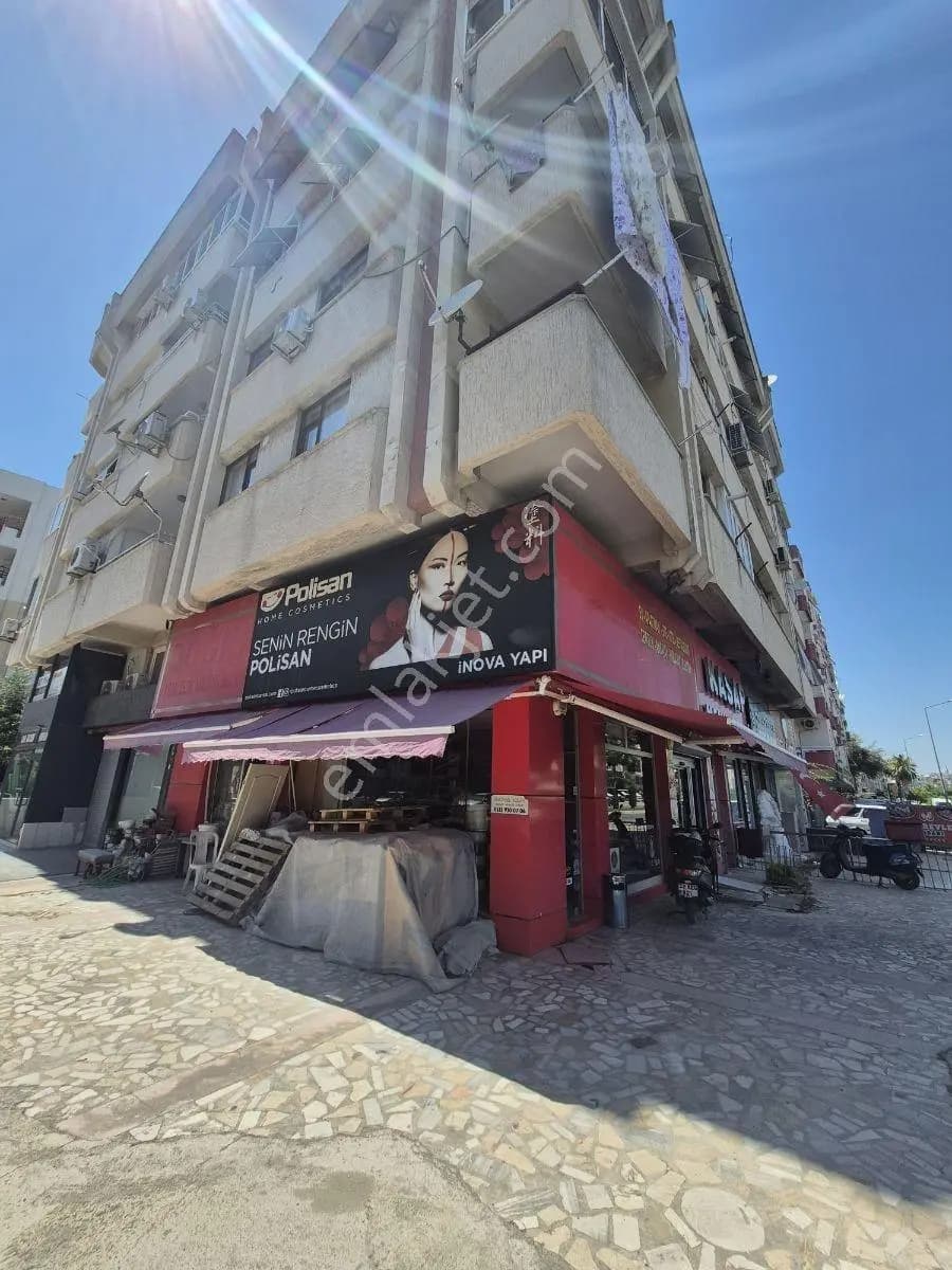 Güvenlik Mahallesi'nde Cadde Üzeri Satılık Köşe Dükkan