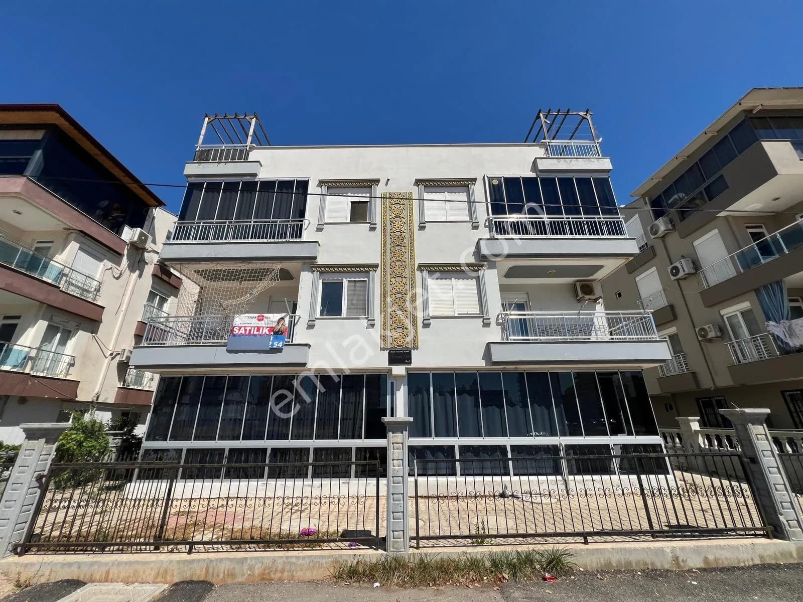 Havalimanı Yakını Arakat Satılık 2+1 Daire