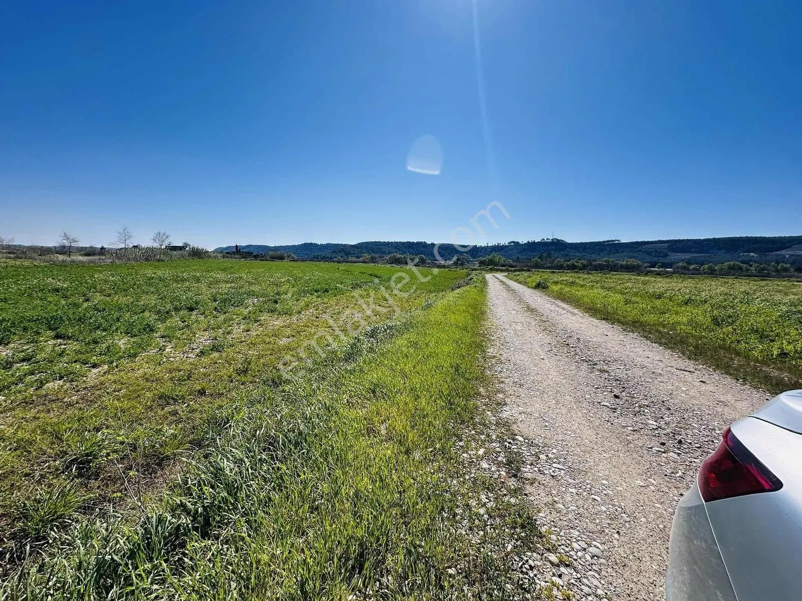 Aksu Karaözde 9.470 M² Aksu Çayının Dibinde Tarla Fırsat!