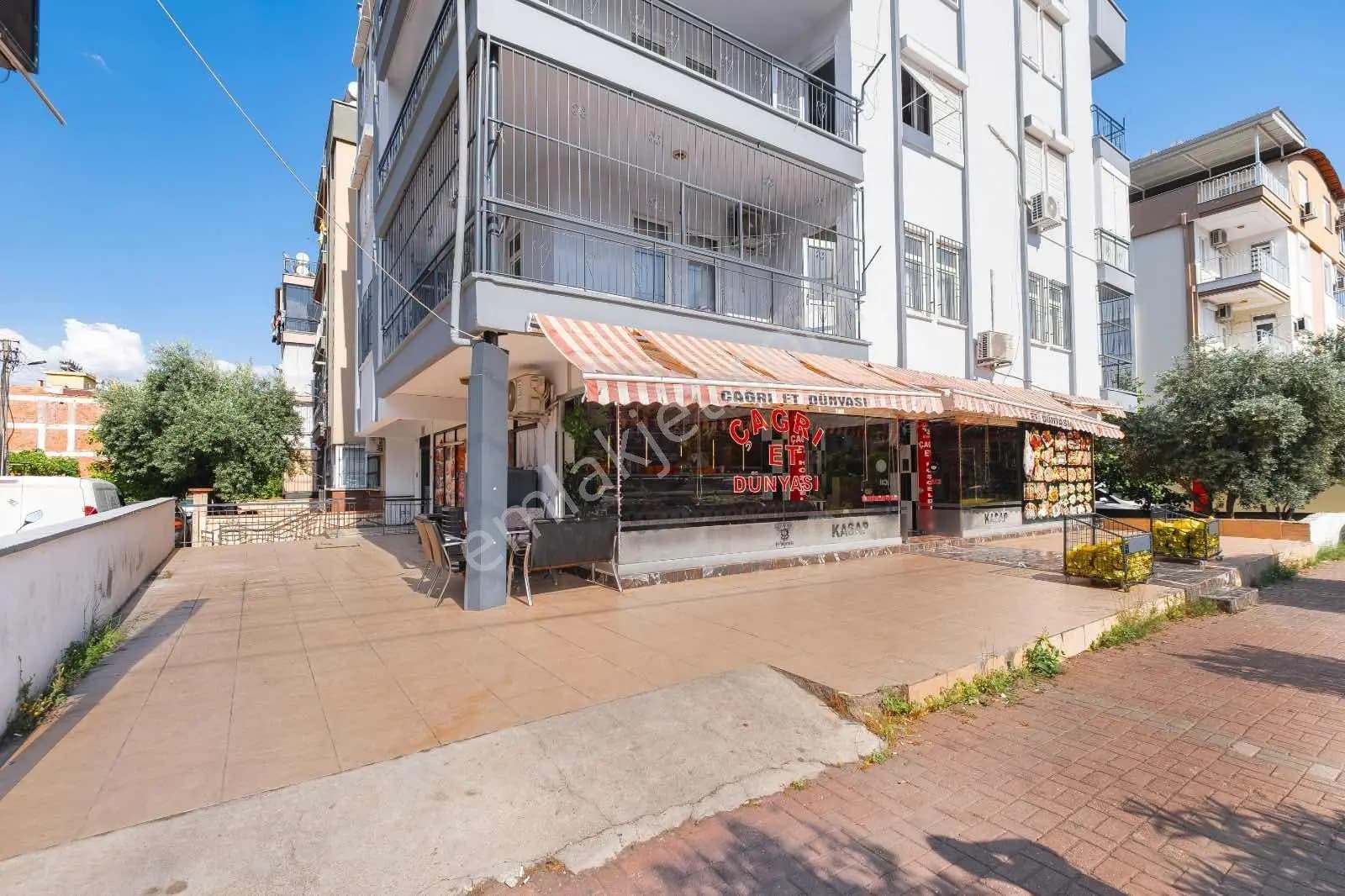 Kuzeyyaka Mah Ana Cadde Üstünde Satılık Köşe Dükkan