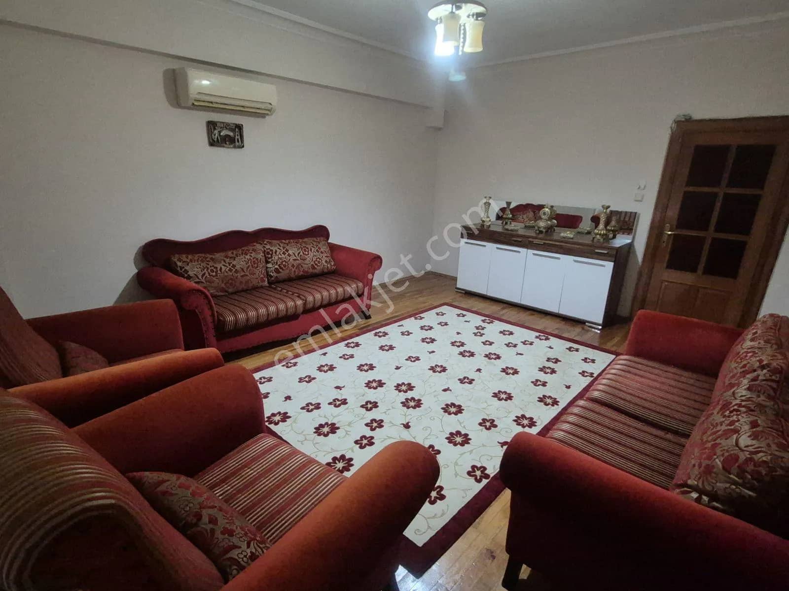 Rabia Çite'den Üçgen Mah.3+1 Eşyalı Kiralik Daire ilan görseli