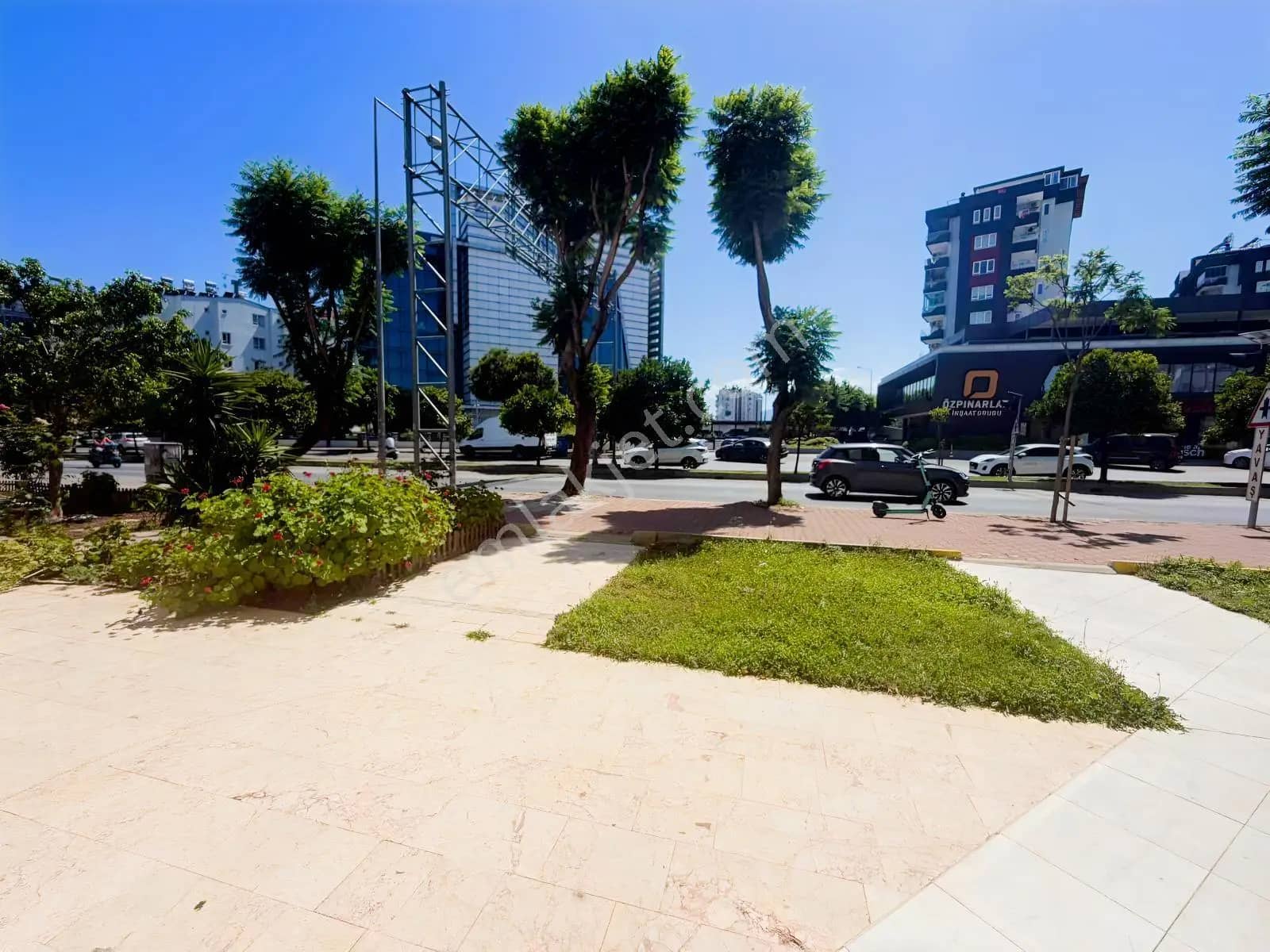 Merkezi Konumda 1+1 Kiralık Ofis,daire 30 M² ilan görseli