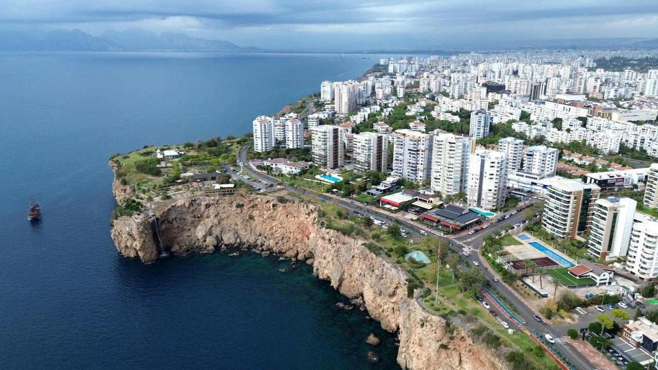 Antalya kıyı şehir manzarası