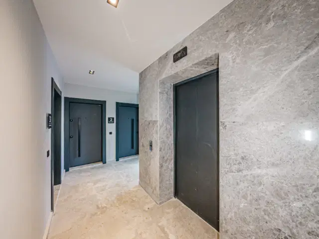 HAVALİMANI YAKINI LÜKS KONSEPT 1+1 SIFIR EŞYALI SATILIK DAİRE — görsel 5