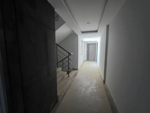 Altıntaş'da kapalı otoparklı,havuzlu sitede arakat iskanlı altyapılı 1+1 — görsel 21