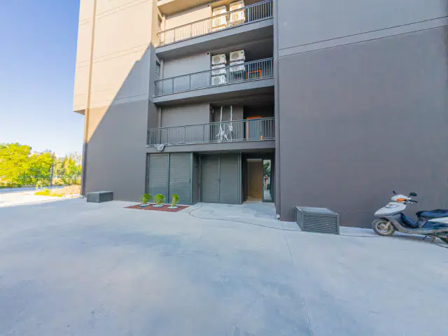 HAVALİMANI YAKINI LÜKS KONSEPT 1+1 SIFIR EŞYALI SATILIK DAİRE — görsel 3