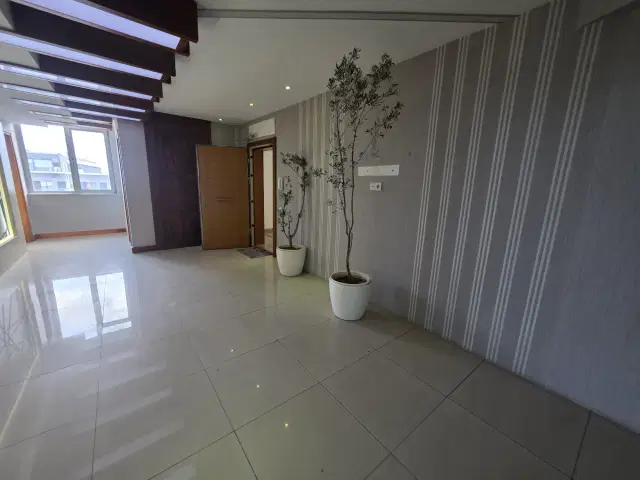KAPALI OTOPARKLI MİRADOR İŞ MERKEZİNDE ÇOK MERKEZİ KONUMDA OFİS KATI — görsel 5