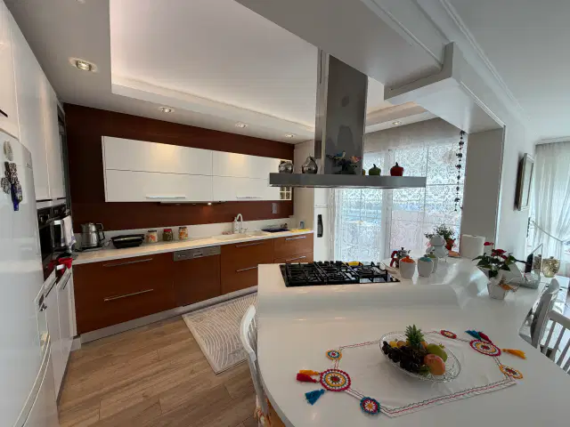 FENERDE SARAÇOĞLU SİTESİNDE ARAKAT 3+1 LÜKS GENİŞ DAİRE — görsel 9