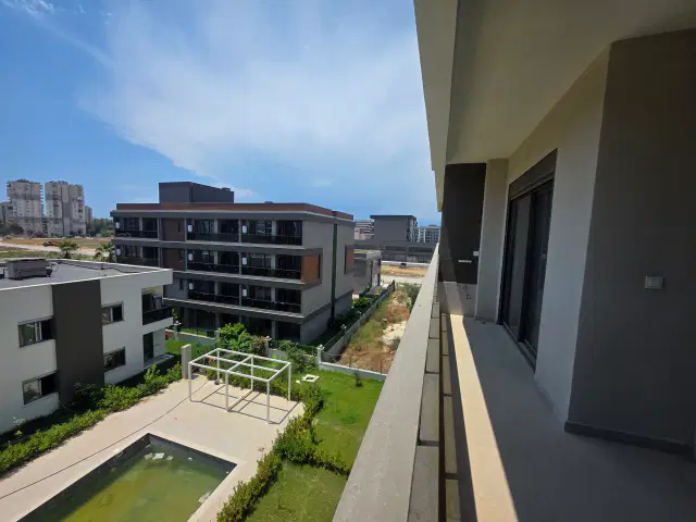 Altıntaş'da kapalı otoparklı,havuzlu sitede arakat iskanlı altyapılı 1+1 — görsel 8