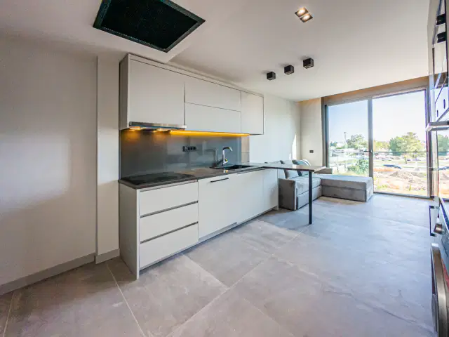HAVALİMANI YAKINI LÜKS KONSEPT 1+1 SIFIR EŞYALI SATILIK DAİRE — görsel 20
