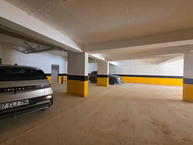 Altıntaş'da kapalı otoparklı,havuzlu sitede arakat iskanlı altyapılı 1+1 — görsel 4