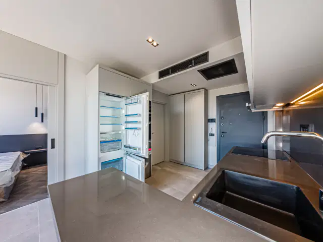 HAVALİMANI YAKINI LÜKS KONSEPT 1+1 SIFIR EŞYALI SATILIK DAİRE — görsel 14