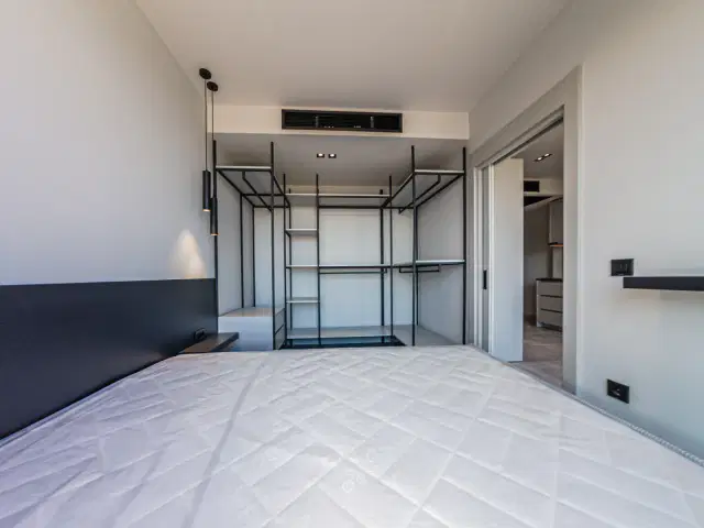 HAVALİMANI YAKINI LÜKS KONSEPT 1+1 SIFIR EŞYALI SATILIK DAİRE — görsel 9