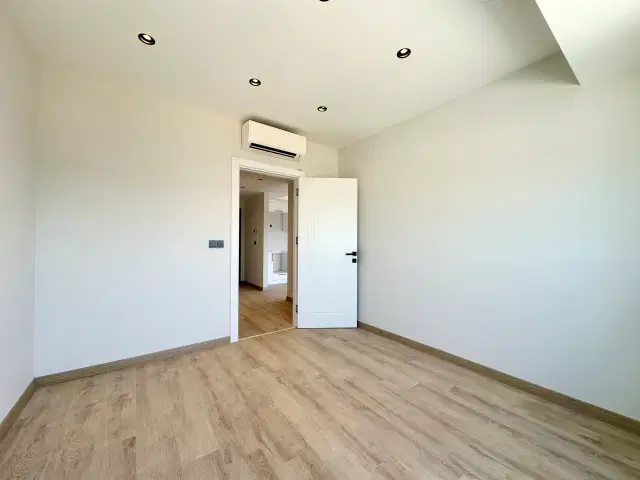 ALTINTAŞ 40LIK CAD ÜZERİNDE SATILIK 2+1 LÜKS DAİRE — görsel 13