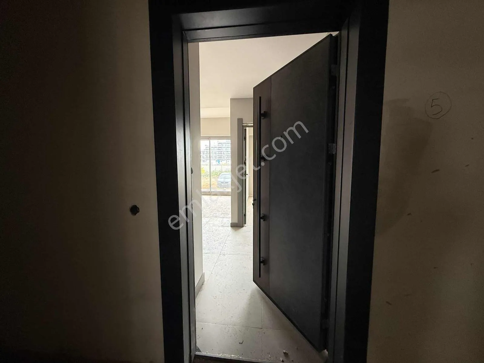 Altıntaş Ta Lüks Site De Geniş 1+1 Daire — görsel 3
