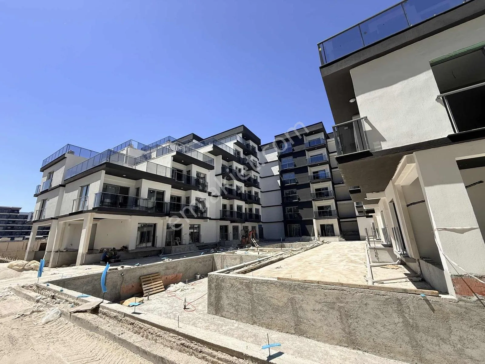 Altıntaş Ta Lüks Site De Geniş 1+1 Daire — görsel 9