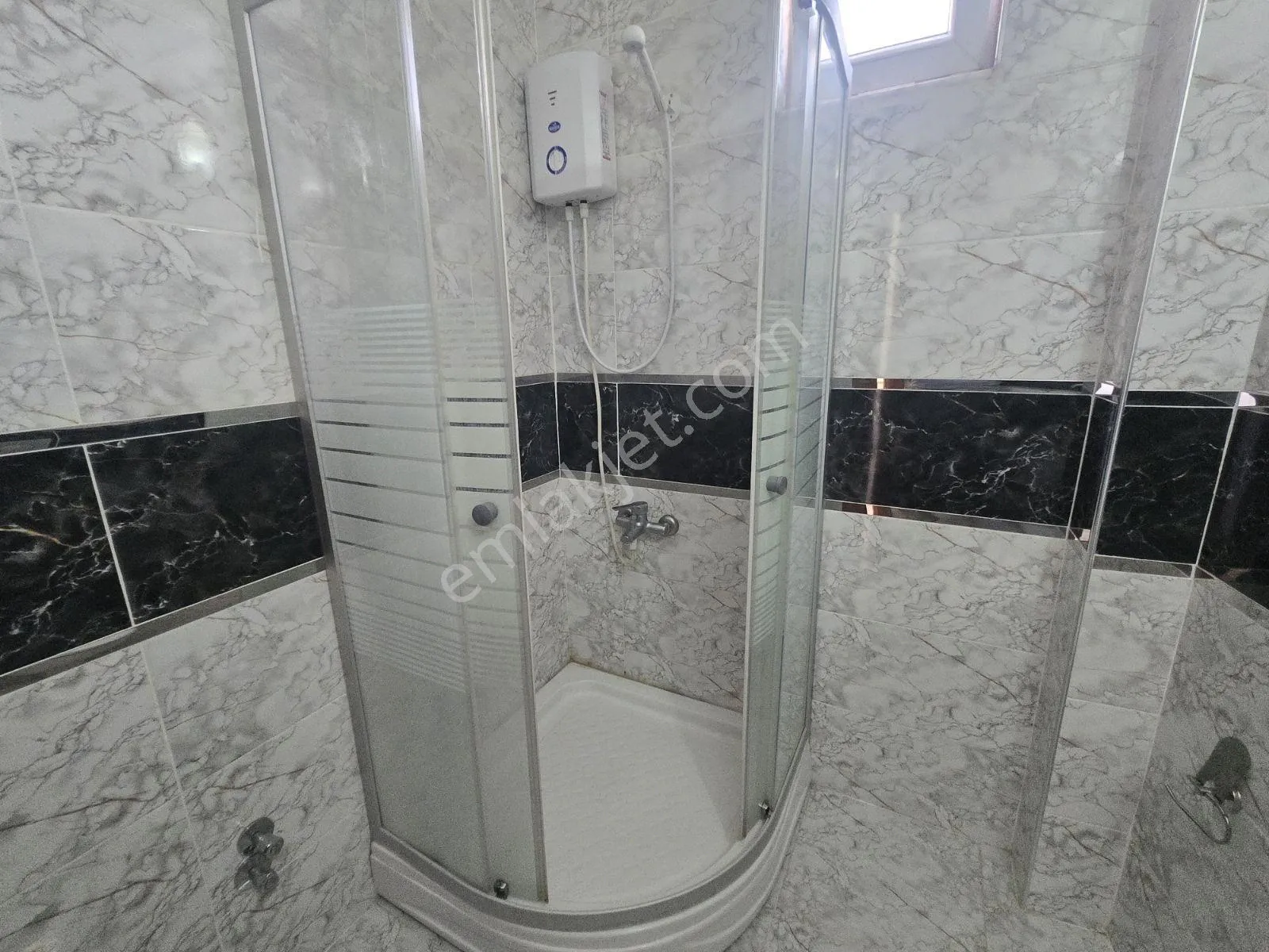 Üniversiteye Yürüme Mesafesinde Arakat Asansörlü Boş Daire — görsel 22