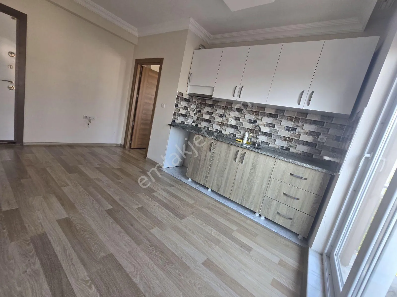 Üniversiteye Yürüme Mesafesinde Arakat Asansörlü Boş Daire — görsel 26