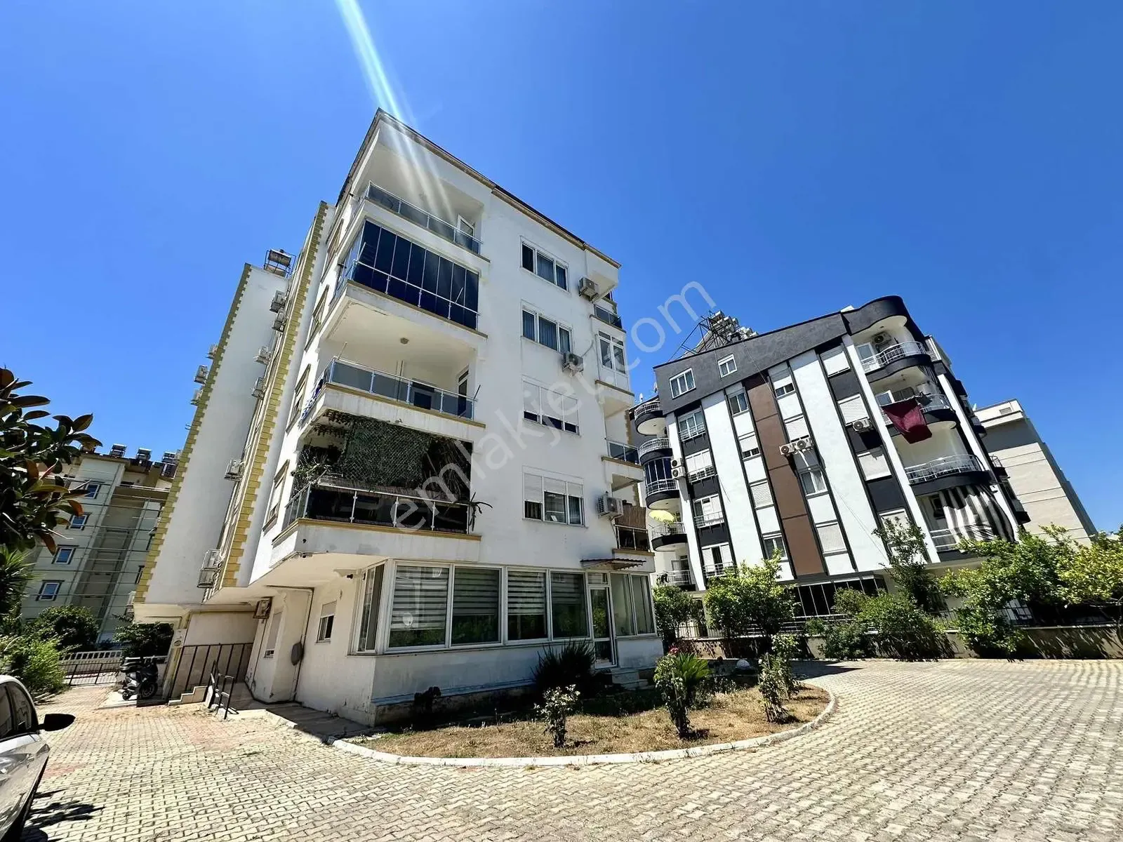 Berrın Kavcar'dan Yalı Caddesi 'nde Arakat Geniş Daire — görsel 2