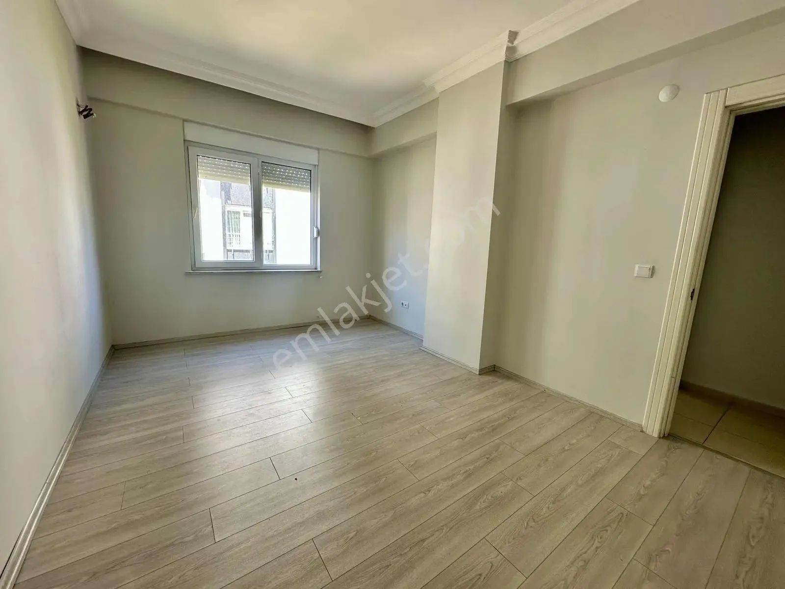 Berrın Kavcar'dan Yalı Caddesi 'nde Arakat Geniş Daire — görsel 3