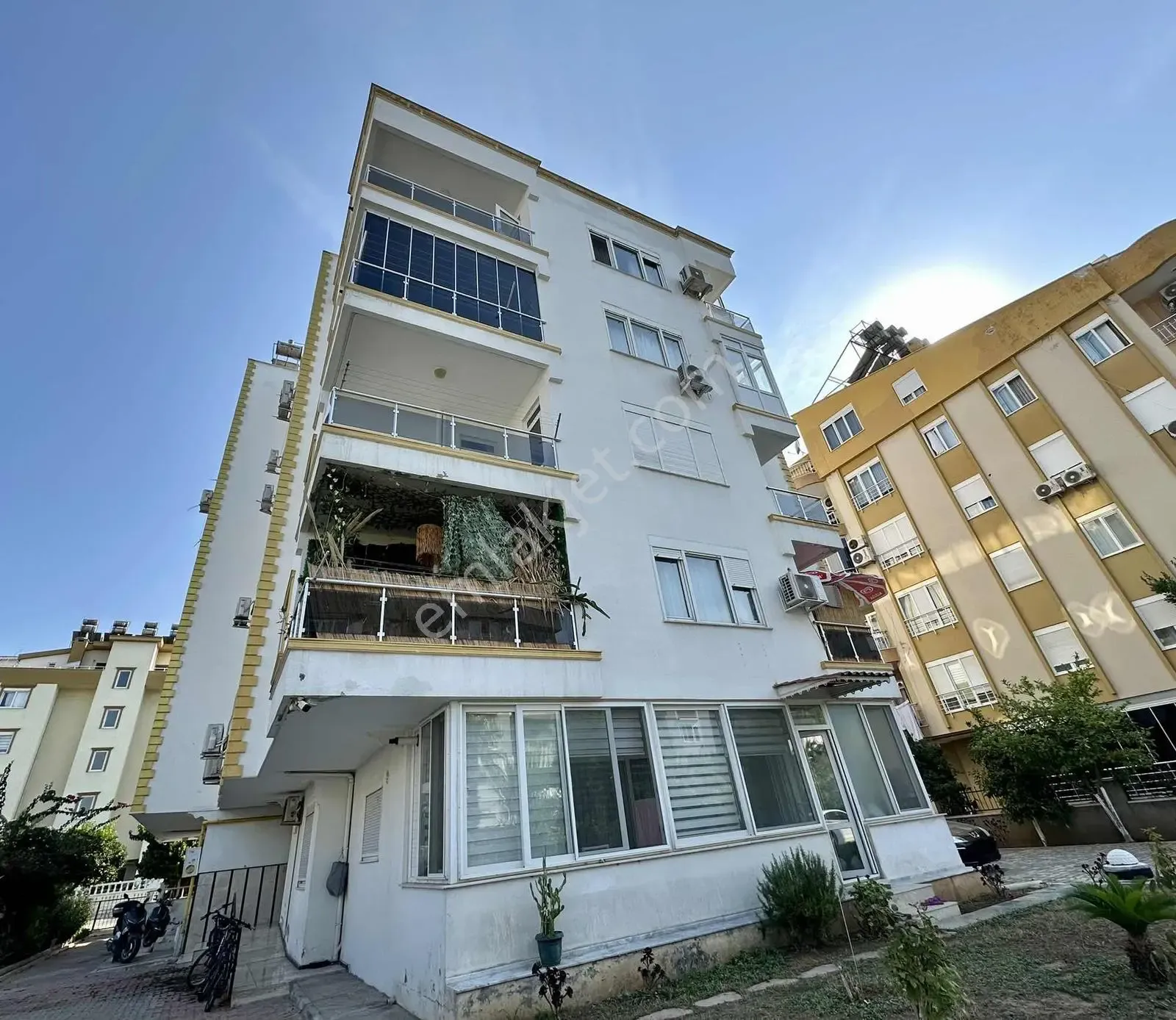 Berrın Kavcar'dan Yalı Caddesi 'nde Arakat Geniş Daire — görsel 15