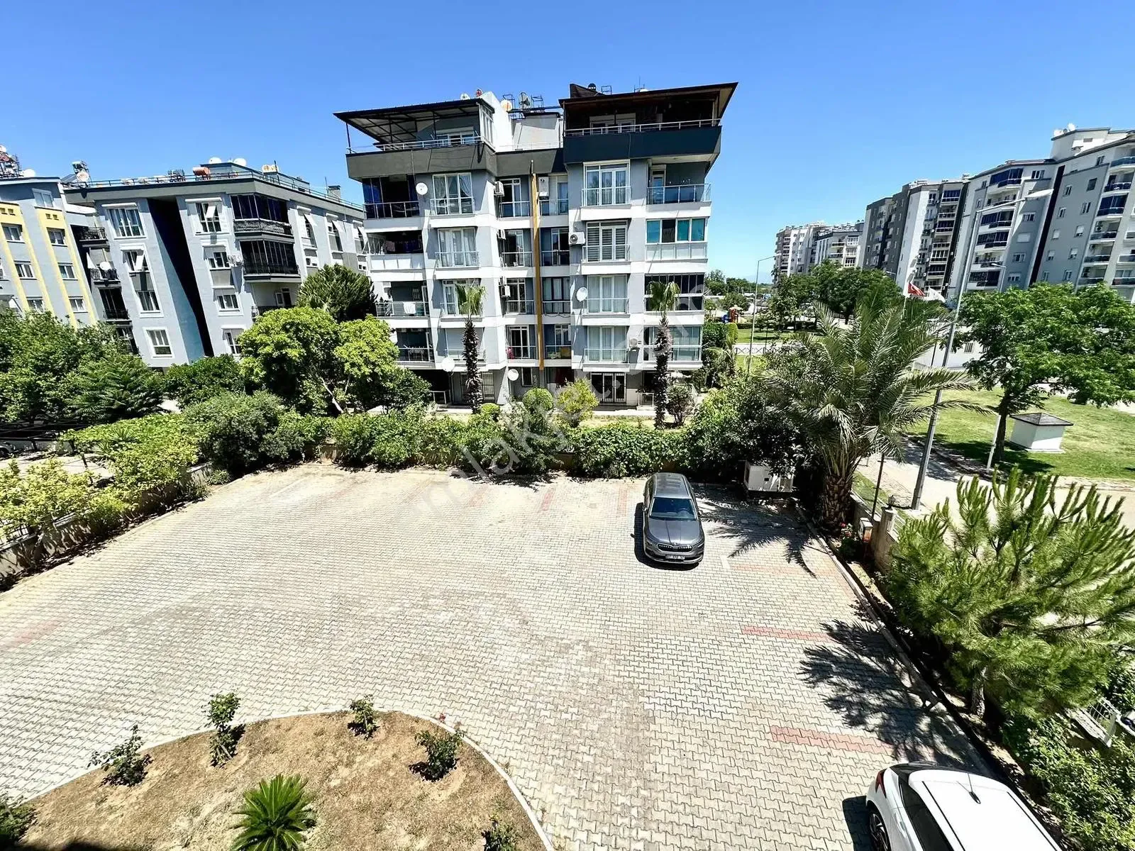 Berrın Kavcar'dan Yalı Caddesi 'nde Arakat Geniş Daire — görsel 17