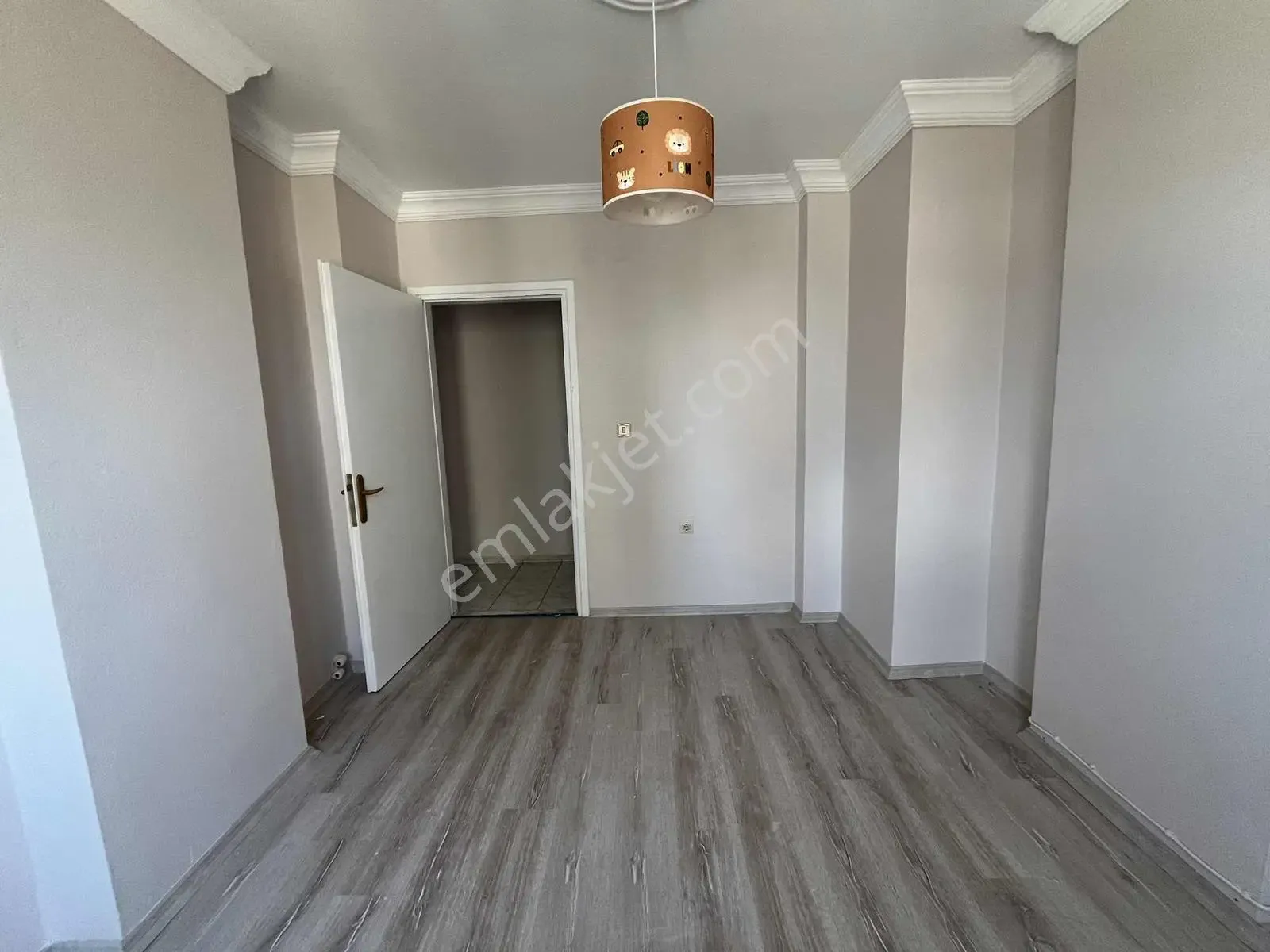 Meydankavağında Anayol Üstü Ara Kat 3+1 Kiralık Daire — görsel 13