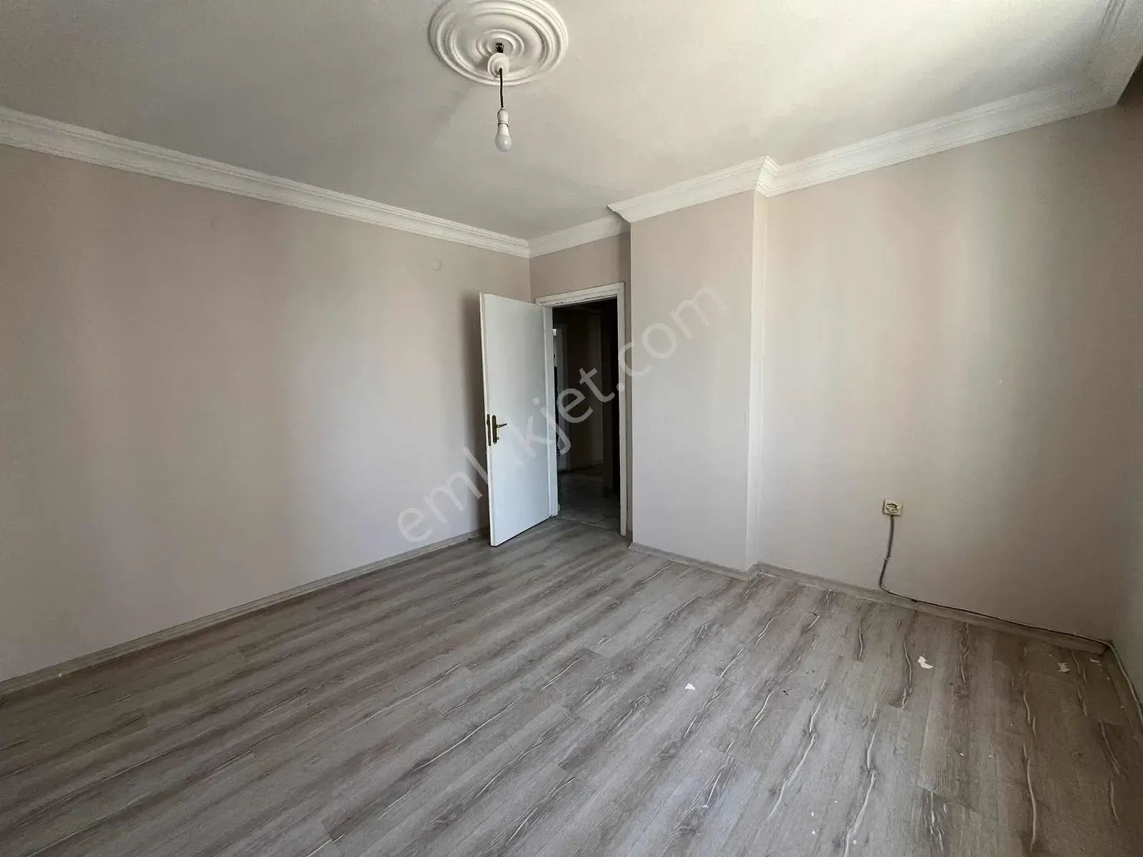 Meydankavağında Anayol Üstü Ara Kat 3+1 Kiralık Daire — görsel 19