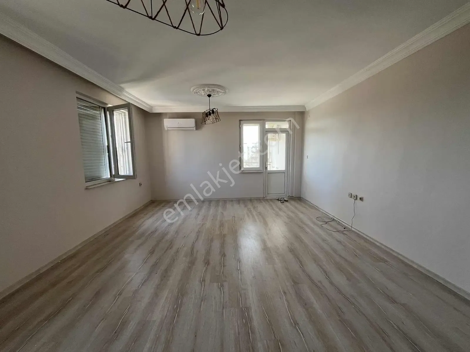 Meydankavağında Anayol Üstü Ara Kat 3+1 Kiralık Daire — görsel 20