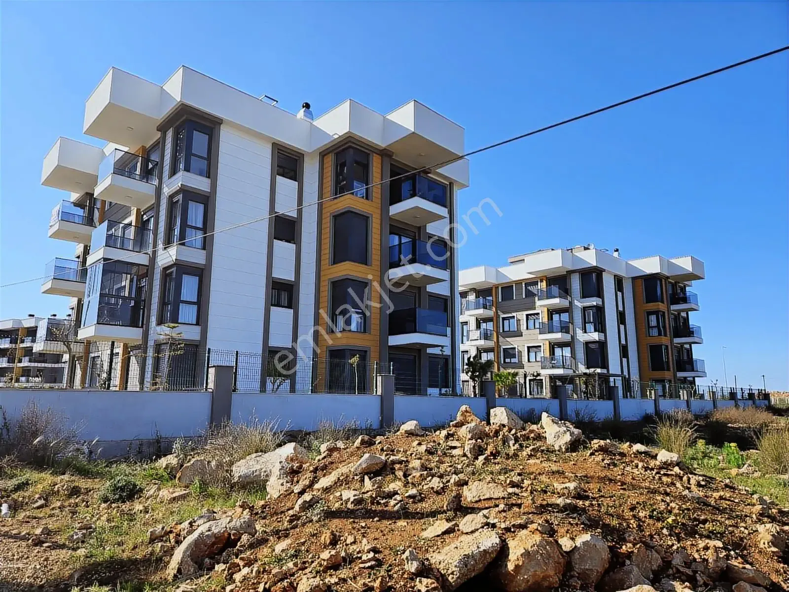 Altıntaş'da Havuzlu Temiz Eşyalı Deniz Manzaralı Arakat Daire — görsel 4