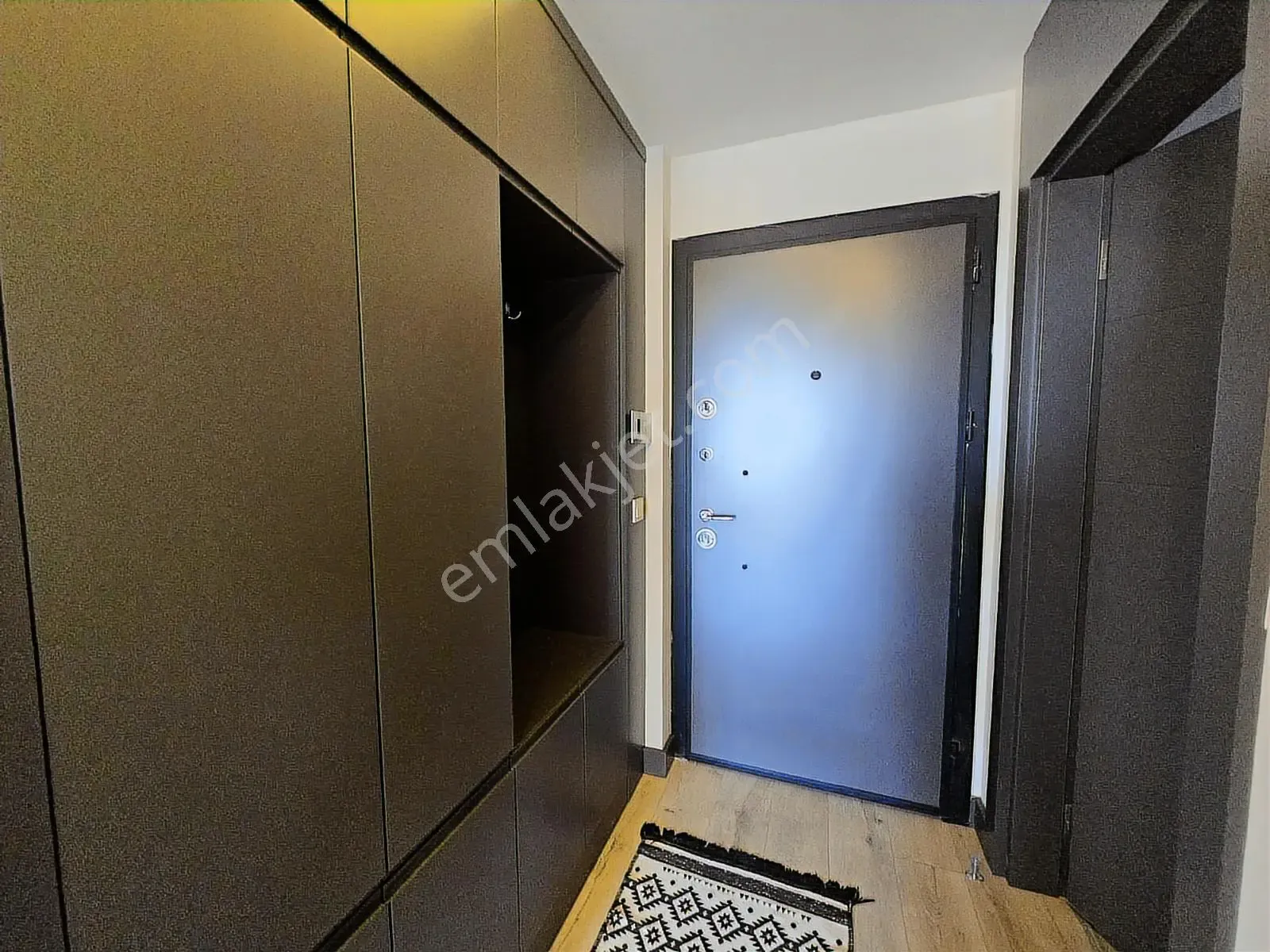 Altıntaş'da Havuzlu Temiz Eşyalı Deniz Manzaralı Arakat Daire — görsel 16