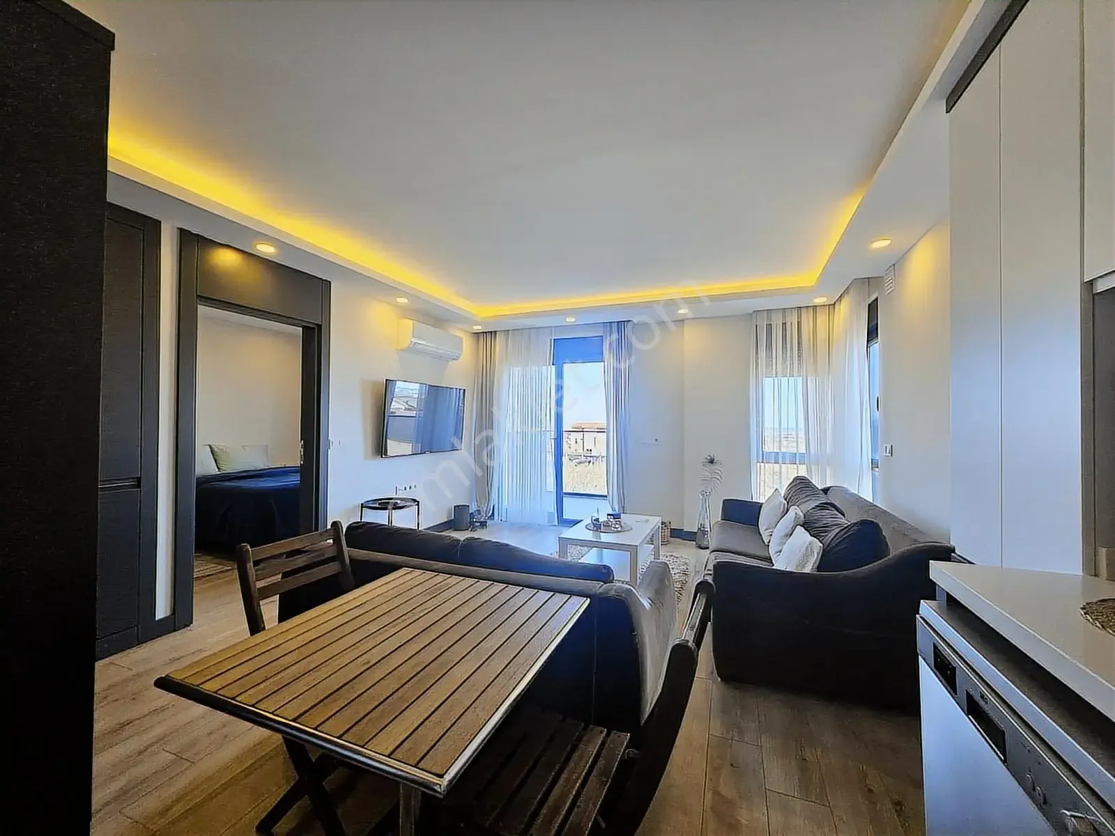 Altıntaş'da Havuzlu Temiz Eşyalı Deniz Manzaralı Arakat Daire — görsel 19