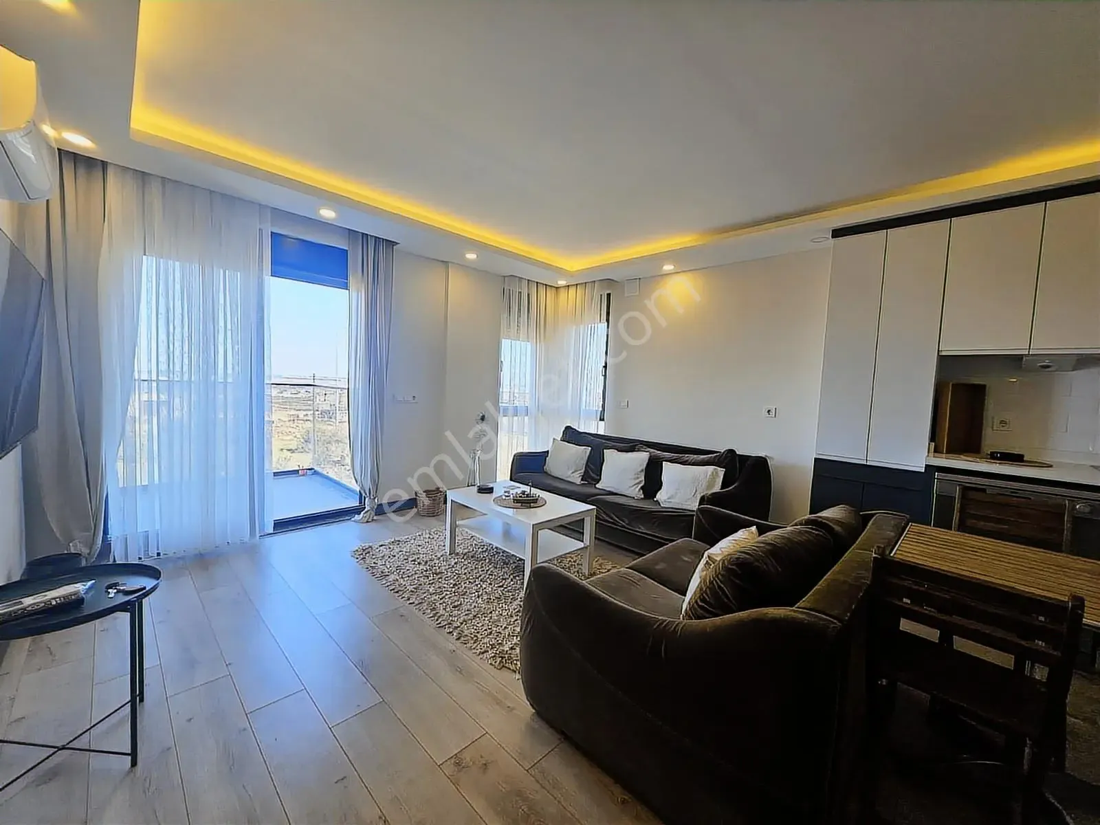 Altıntaş'da Havuzlu Temiz Eşyalı Deniz Manzaralı Arakat Daire — görsel 29