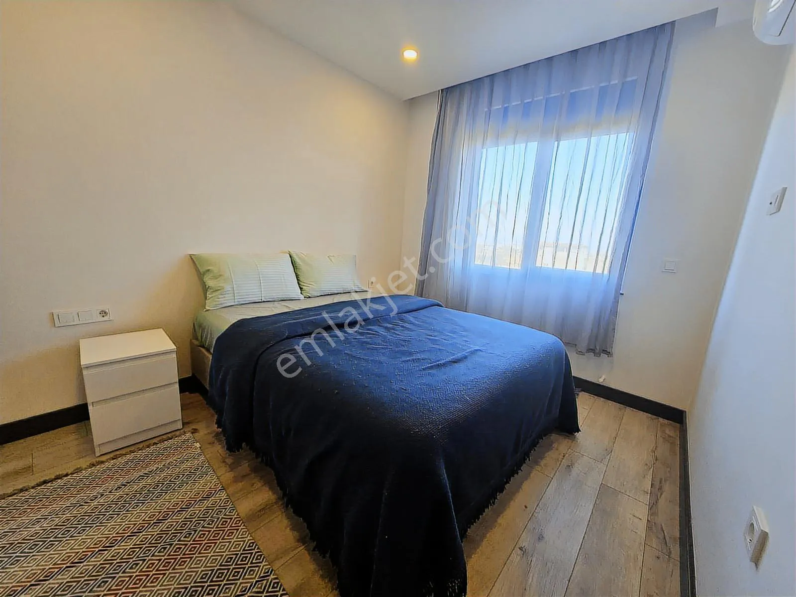 Altıntaş'da Havuzlu Temiz Eşyalı Deniz Manzaralı Arakat Daire — görsel 32