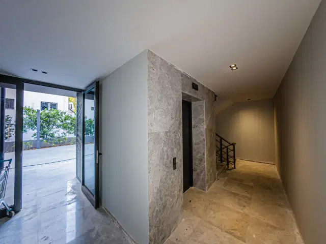 HAVALİMANI YAKINI LÜKS KONSEPT 1+1 SIFIR EŞYALI SATILIK DAİRE — görsel 4