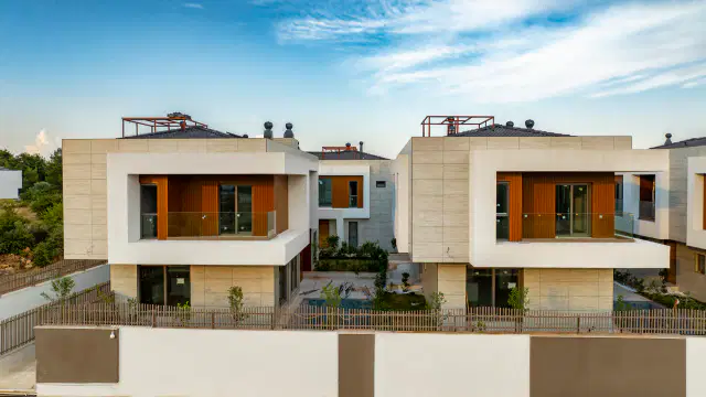 ODABAŞINDA KAPALI OTOPARKLI MÜSTAKİL HAVUZLU 6+1 VİLLA — görsel 4