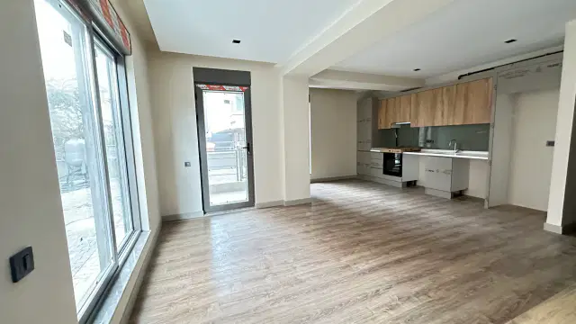 BARINAKLARDA DENİZE 100 M KAPALI OTOPARKLI SIFIR BİNA 2+1 DAİRE — görsel 11
