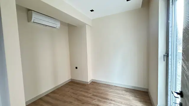 BARINAKLARDA DENİZE 100 M KAPALI OTOPARKLI SIFIR BİNA 2+1 DAİRE — görsel 12