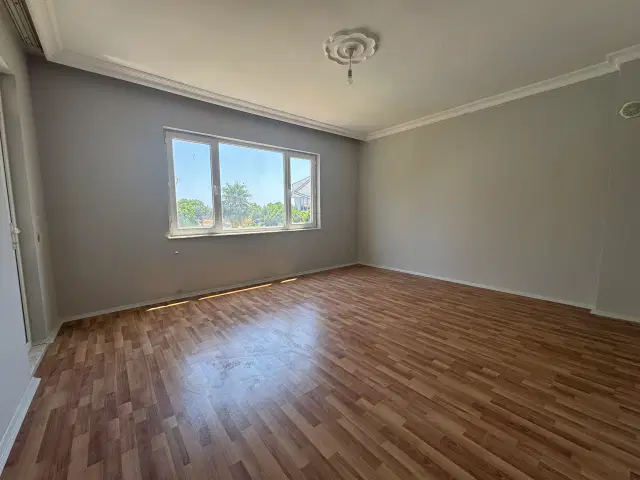 GÜZELOBA DA DENİZE ÇOK YAKIN SİTE İÇİ 3+1 SATILIK DAİRE — görsel 6