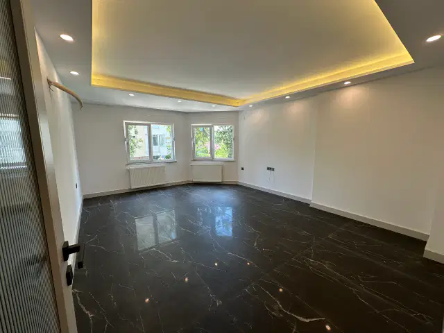 Kolejlere yürüme mesafesinde tadilatlı masrafsız daire — görsel 9