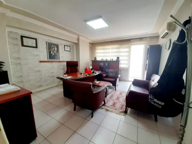 İş merkezinde full eşyalı ofis — görsel 7