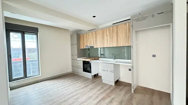 BARINAKLARDA DENİZE 100 M KAPALI OTOPARKLI SIFIR BİNA 2+1 DAİRE — görsel 9