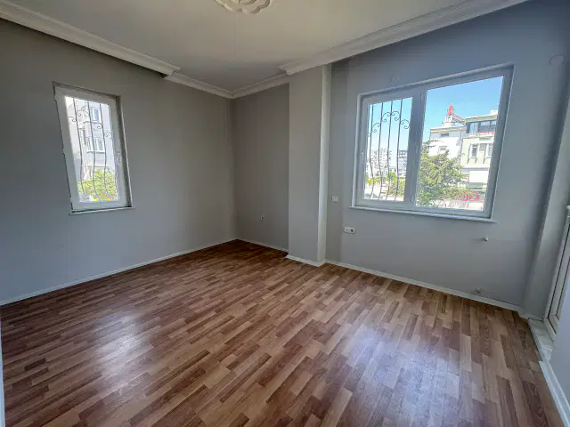 GÜZELOBA DA DENİZE ÇOK YAKIN SİTE İÇİ 3+1 SATILIK DAİRE — görsel 19