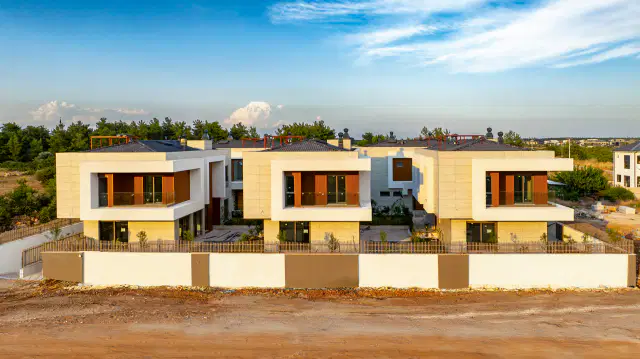 ODABAŞINDA KAPALI OTOPARKLI MÜSTAKİL HAVUZLU 6+1 VİLLA — görsel 5