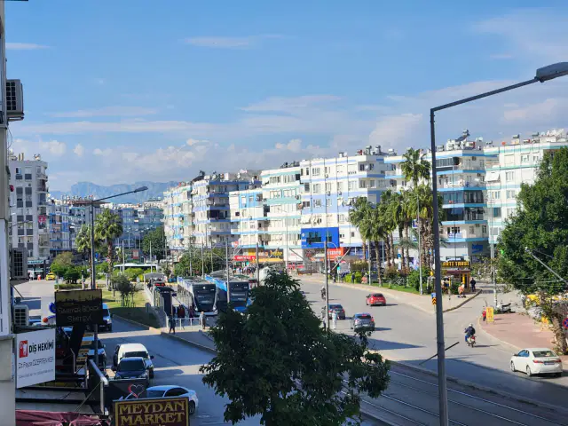 MEYDAN TRAMVAY DURAĞINDA TABELA DEĞERİ YÜKSEK İŞYERİ — görsel 35