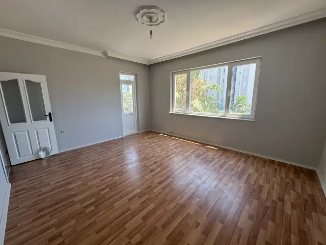 GÜZELOBA DA DENİZE ÇOK YAKIN SİTE İÇİ 3+1 SATILIK DAİRE — görsel 7