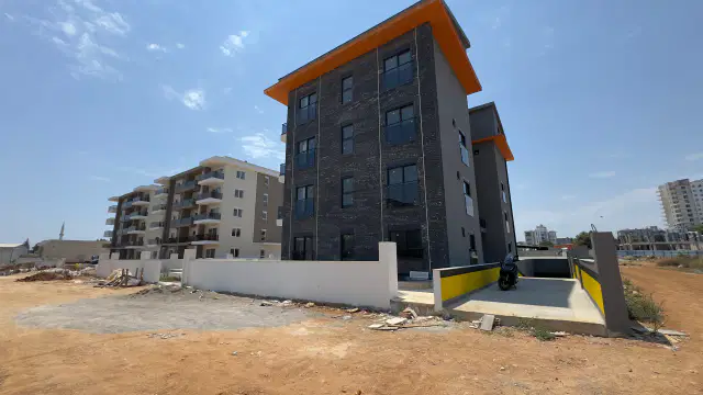 Güzelyurt’ta Müstakil Bahçe Kullanımlı ve Yerden Isıtmalı 2+1 Rezidans Dairesi — görsel 2