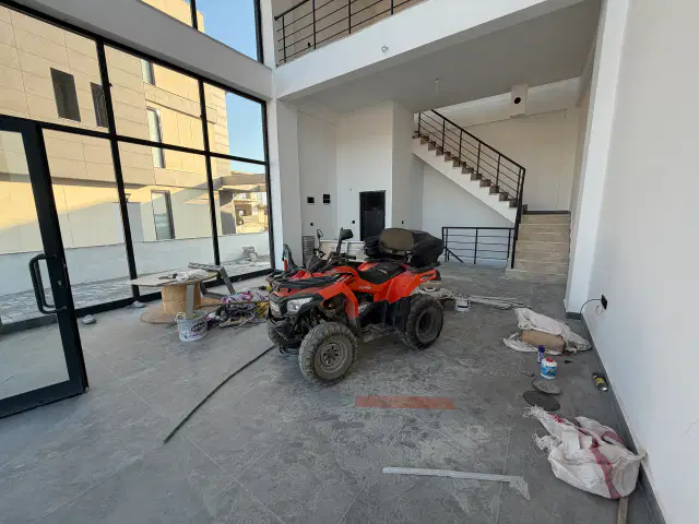 ALTINTAŞ’TA ANA CADDE ÜZERİ YAN YANA 3 DÜKKAN KURUMSALA KİRALIK — görsel 2